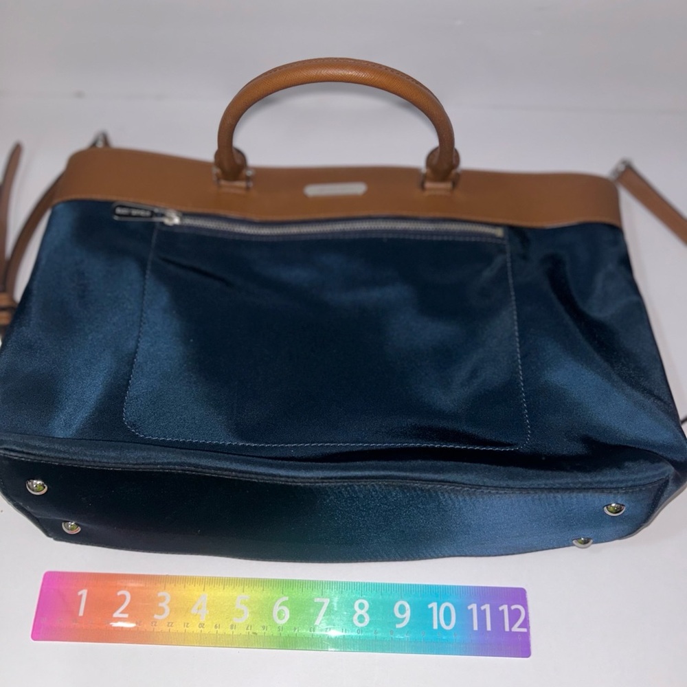 Michael Korz Colgate East West Tote in Navy Blue - Picture 9 of 10